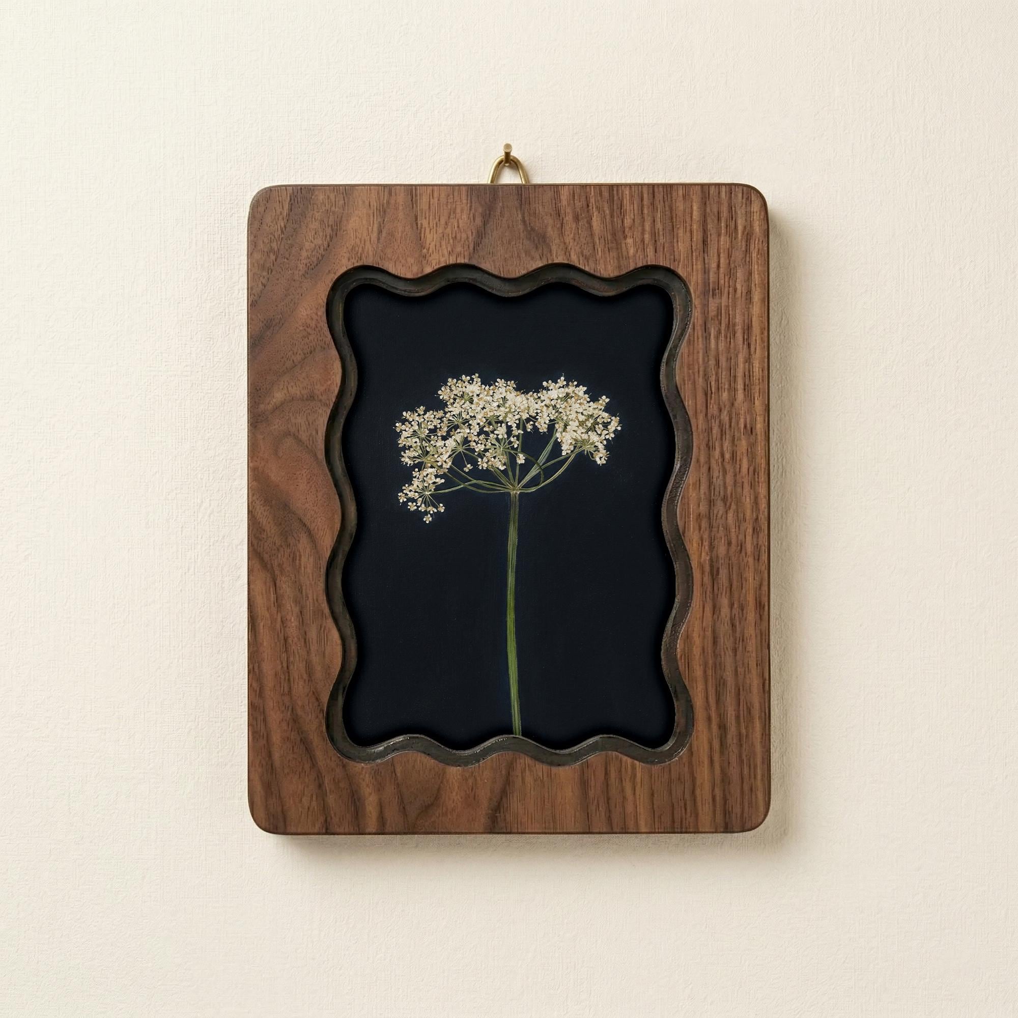 Pressed Flower Art in Scalloped Wood Frame, Botanical Herbarium Wall Decor, 3-Layer Plywood Floral Print, Minimalist Nature Gift for Her
