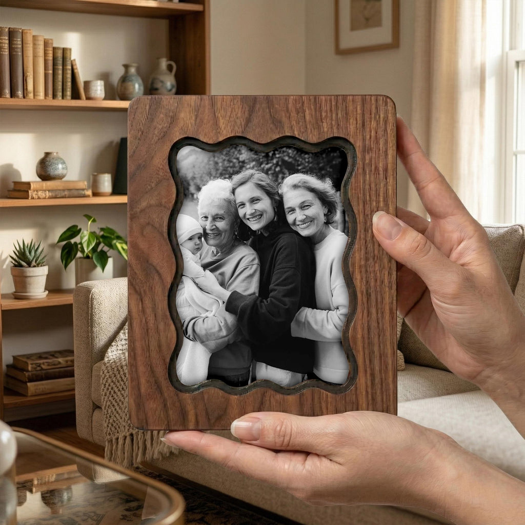 Personalized Scalloped Wood Photo Frame, Custom Family Picture Frame, Wavy Border 3-Layer Plywood Frame, Unique Best Friend Birthday Gift